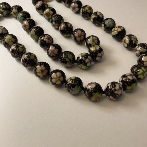 Vintage 1940s Cloisonné Black Ball Chain Knotted. Beautiful 🤩 - Picture 7 of 10